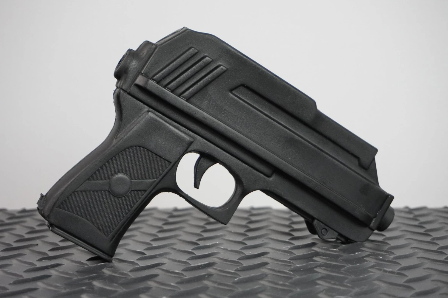 DC-17 Blaster Pistol - Realistic - Cast 3 DC-17 Blaster Pistol - Realistic - Cast