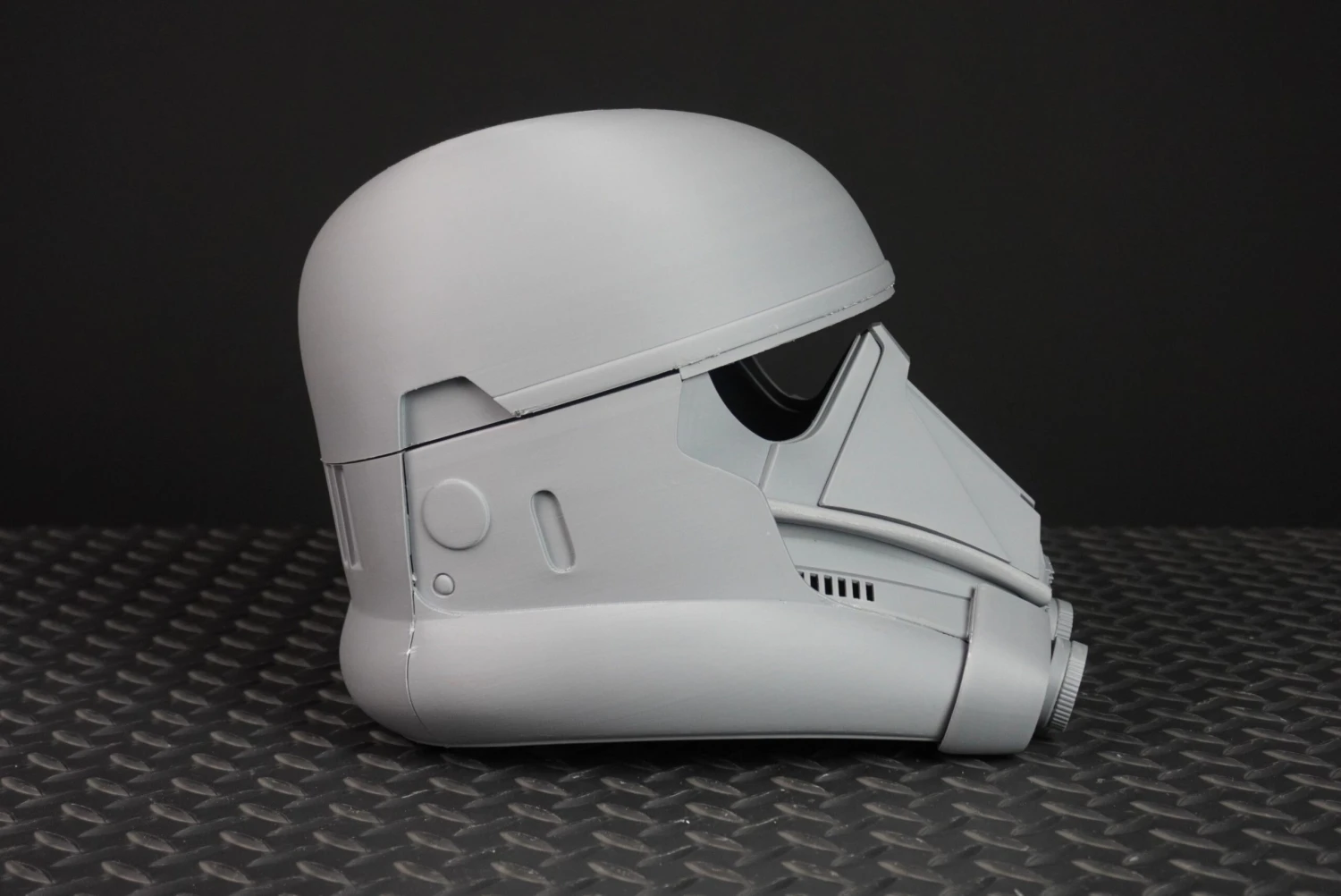 Death Trooper Helmet - DIY 5 Death Trooper Helmet - DIY - Image 3