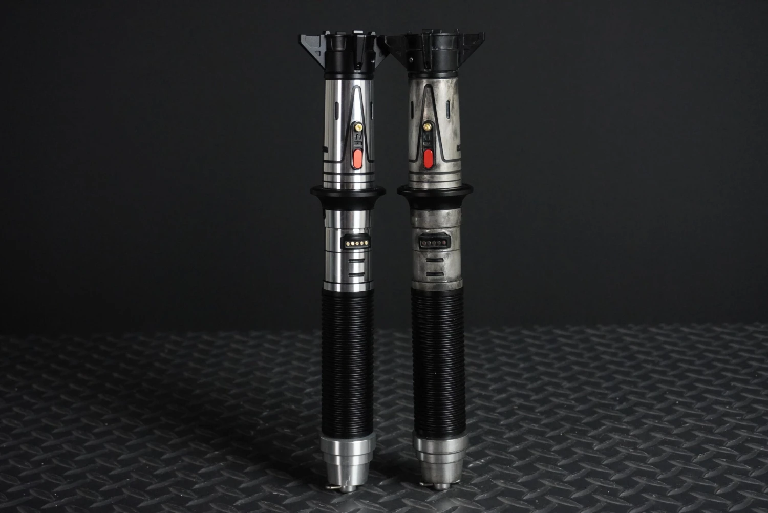 Baylan Skoll Neopixel Lightsaber W/ Blade - Lightsaber Collection 3 Baylan Skoll Neopixel Lightsaber W/ Blade - Lightsaber Collection