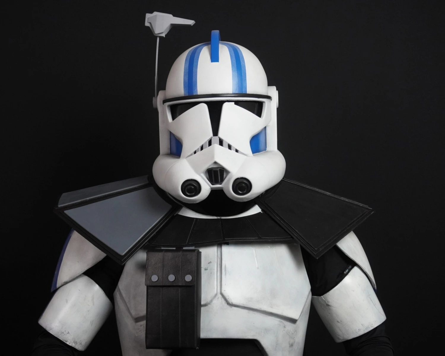 Animated ARC Trooper Pauldron - DIY 4 Animated ARC Trooper Pauldron - DIY - Image 2